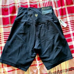 BRAND NEW WITH TAGS - Aritzia Butter Biker Shorts CHEEKY - Black - Size 8